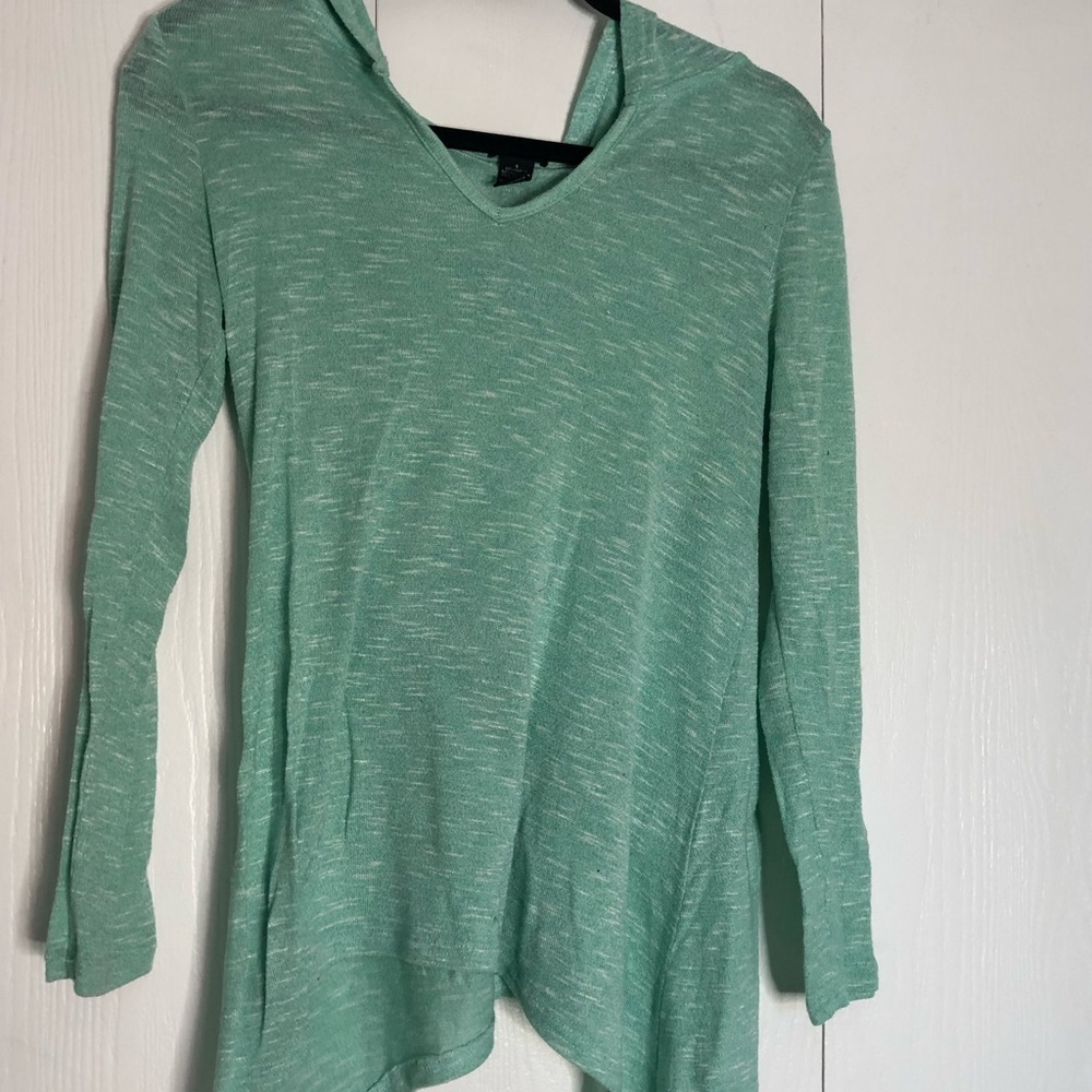 Long sleeve hooded t-shirt